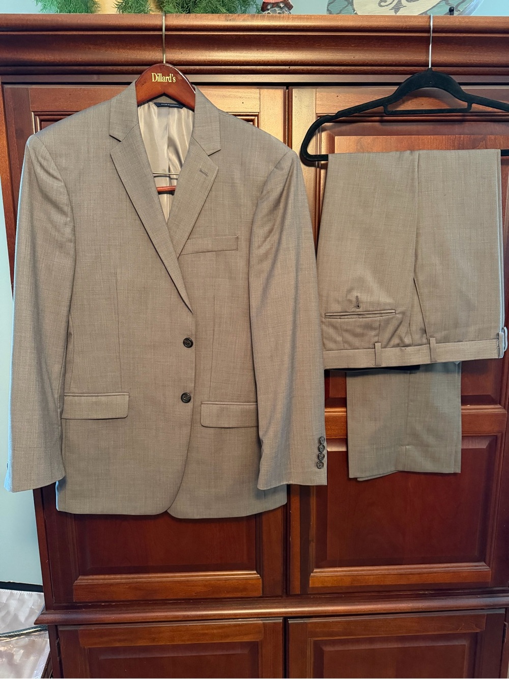 Ralph Lauren regular fit suit.
